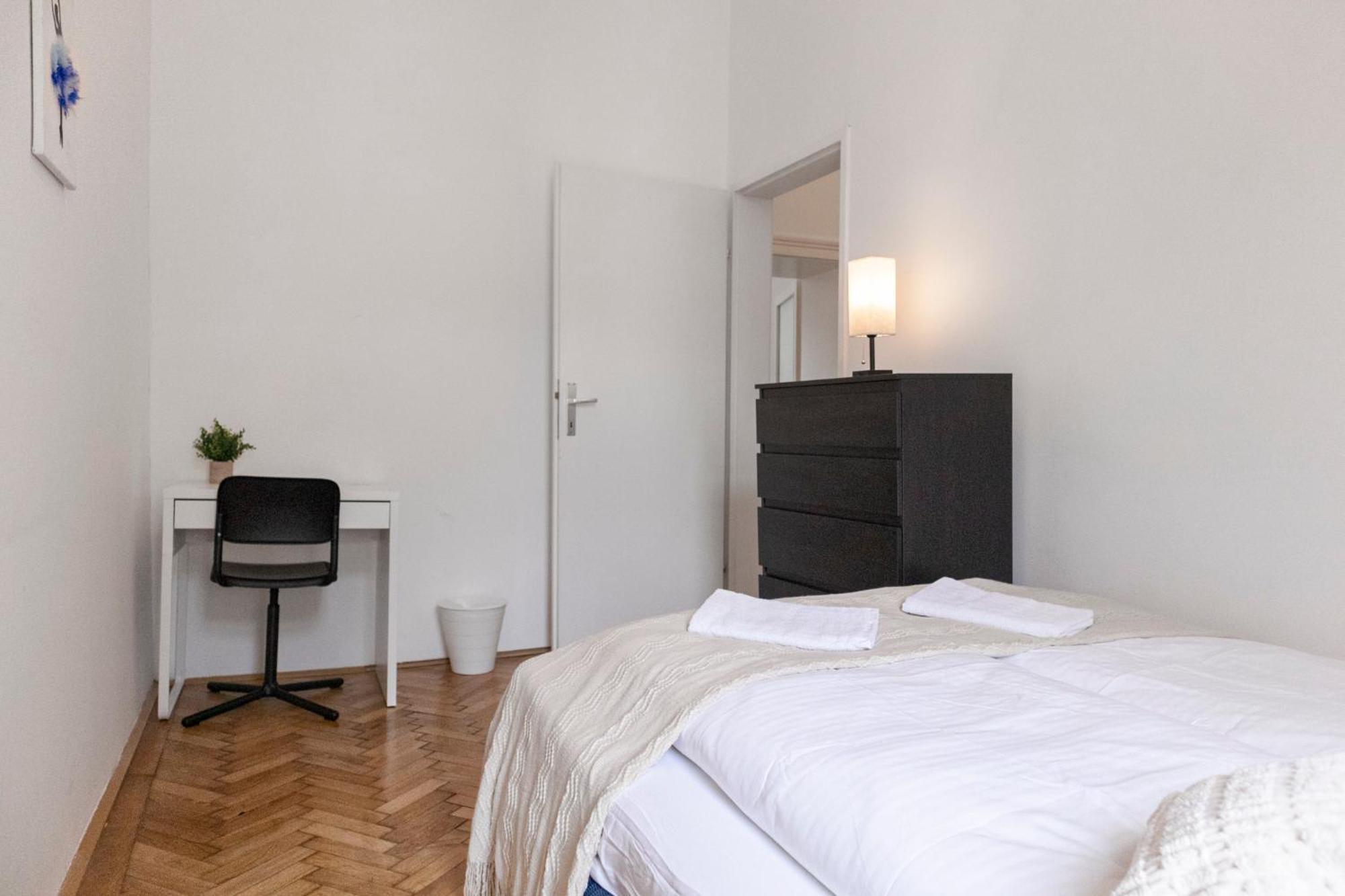 Prime Location & Peaceful Shared 2 Bedroom Apt With Backyard Viena Exterior foto