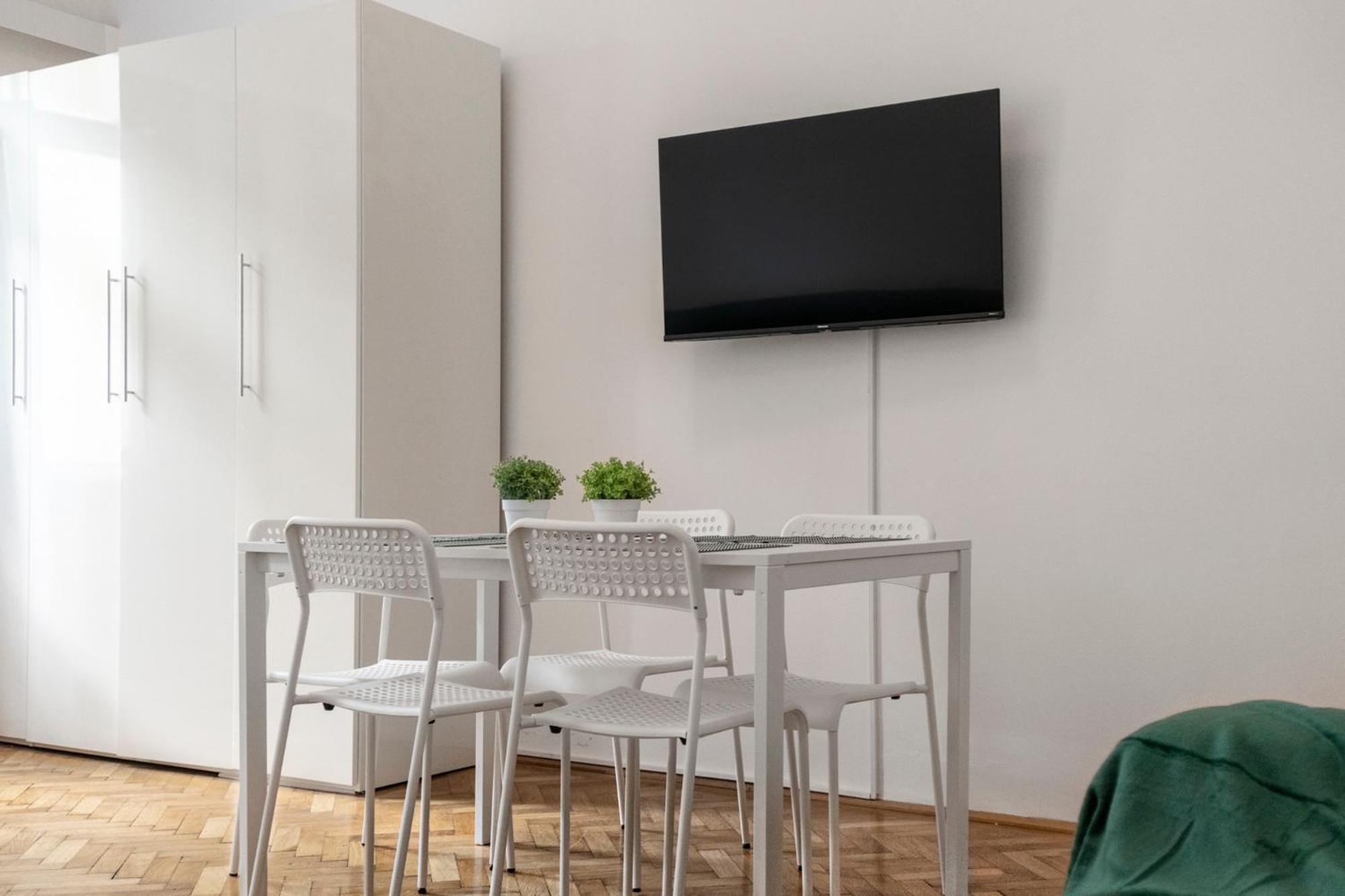 Prime Location & Peaceful Shared 2 Bedroom Apt With Backyard Viena Exterior foto